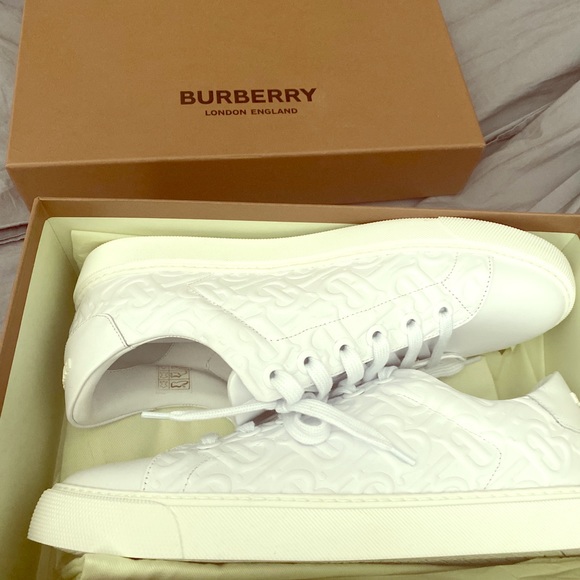Burberry Shoes - Burberry sneakers